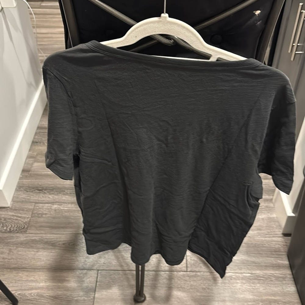 Old Navy EveryWear Slub-Knit V-Neck T-Shirt Size M (NWT) - Picture 4 of 7